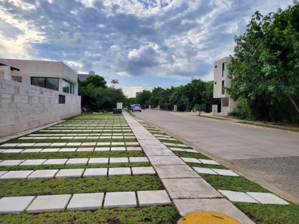House for pre-sale in residential Xaman Ha in Playa del Carmen