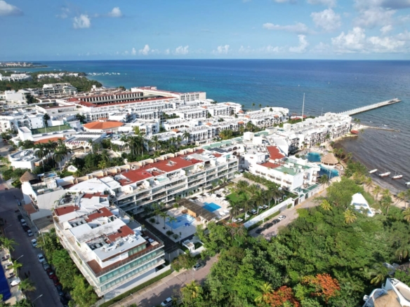 2 bedroom condo steps away from the ocean in Playa Del Carmen