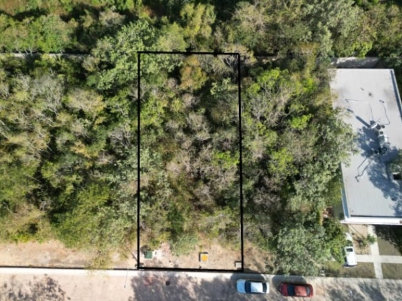 Lot in an exclusive residential area in Playa del Carmen