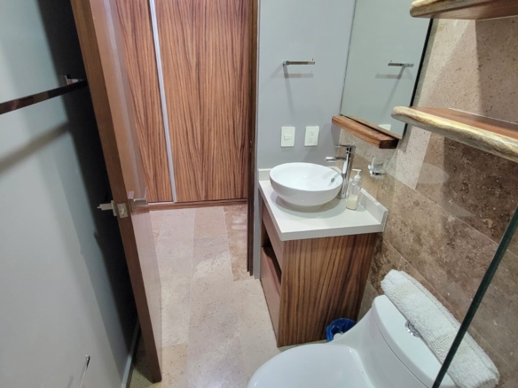 Beautiful new condo studio