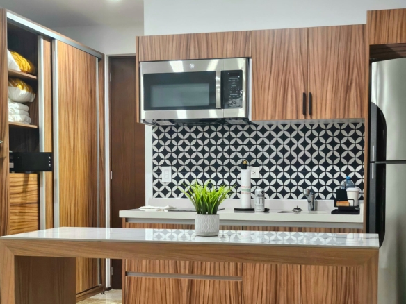 Beautiful new condo studio