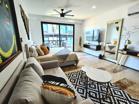 Beautiful new condo studio