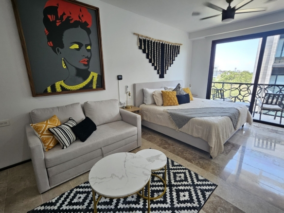 Beautiful new condo studio