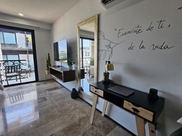 Beautiful new condo studio