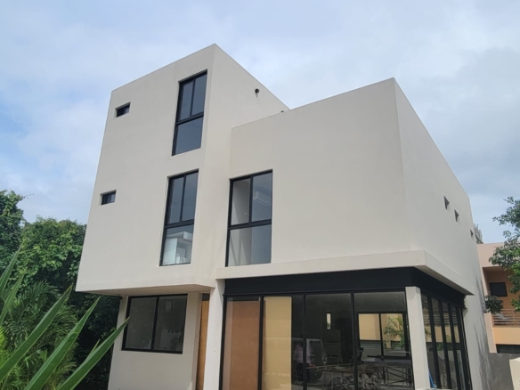 House for pre-sale in residential Xaman Ha in Playa del Carmen