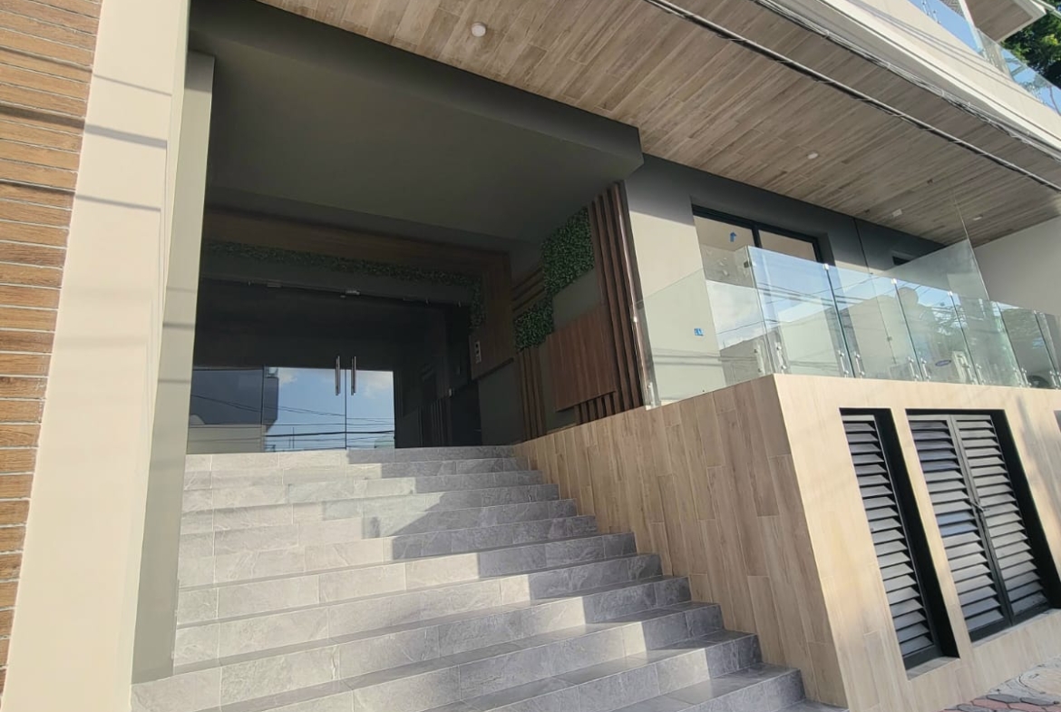 Camina a la playa, Quinta avenida y supermercados