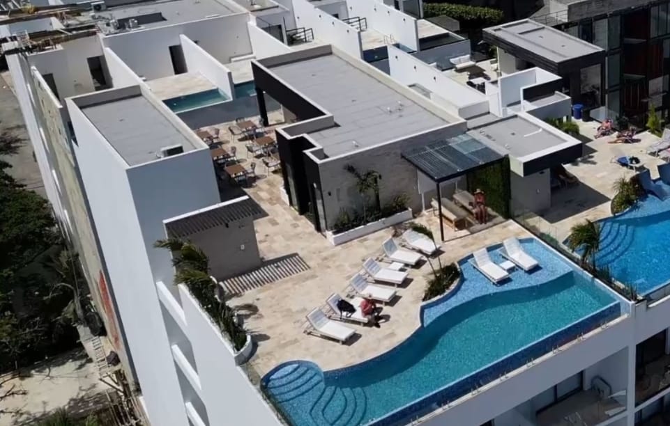 Camina a la playa, Quinta avenida y supermercados