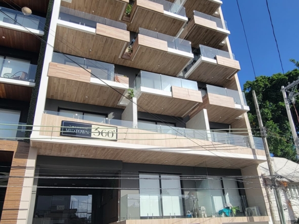 Camina a la playa, Quinta avenida y supermercados