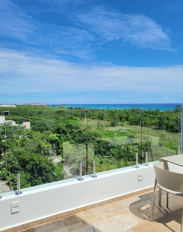 Hermosa vista al mar desde la comodidad de tu cama