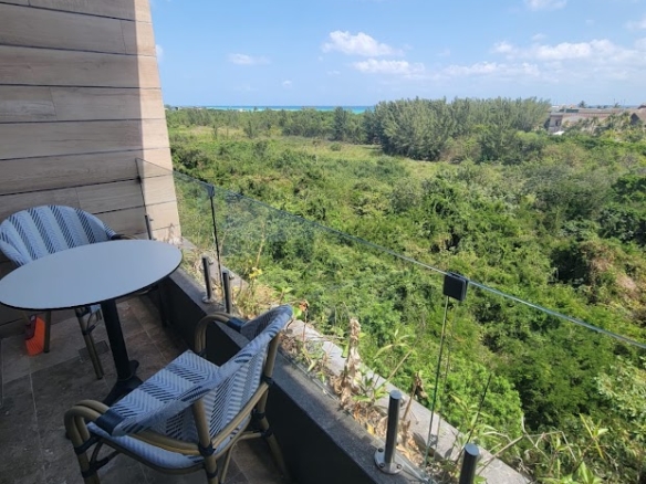 Hermosa vista al mar desde la comodidad de tu cama